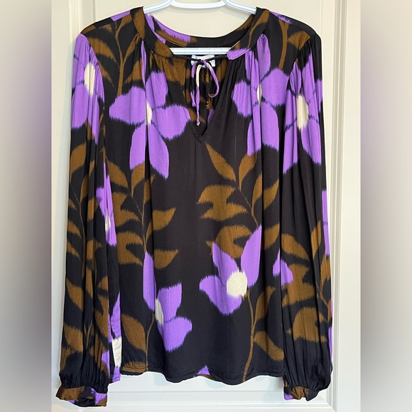 SOLD * VELVET by Graham + Spencer Isa Printed Blouse Size XL - Picture 7 of 16